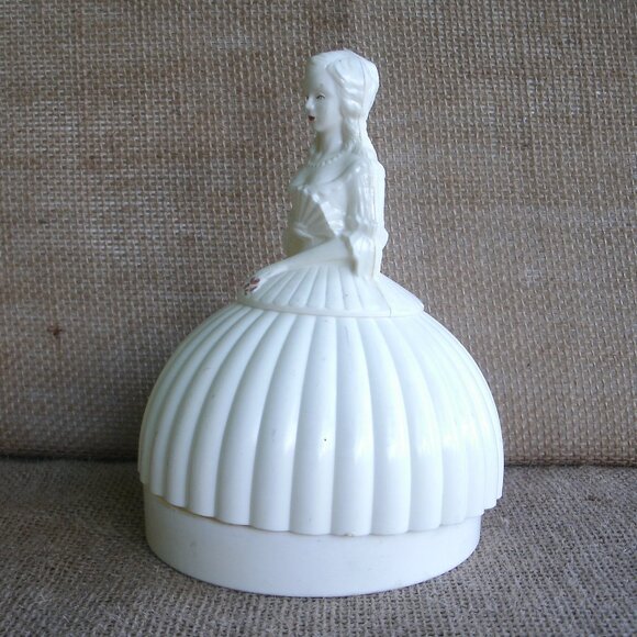 Vintage Southern Belle Plastic Sewing Caddy Figurine - Picture 2 of 16